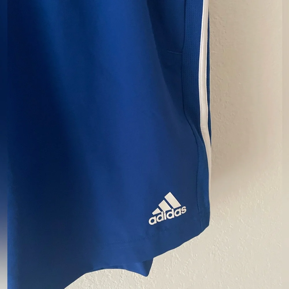 adidas lightweight athletic